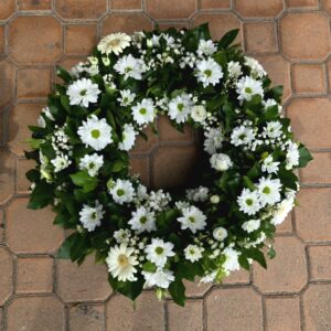 Couronne de fleurs blanche