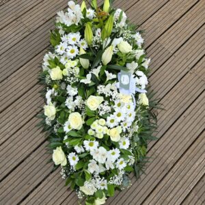 Dessus de cercueil blanc